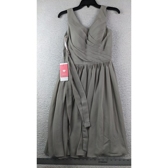 JJ House Dresses & Skirts - JJ House Dress Size 4 Silver Sleeveless ruched NWT